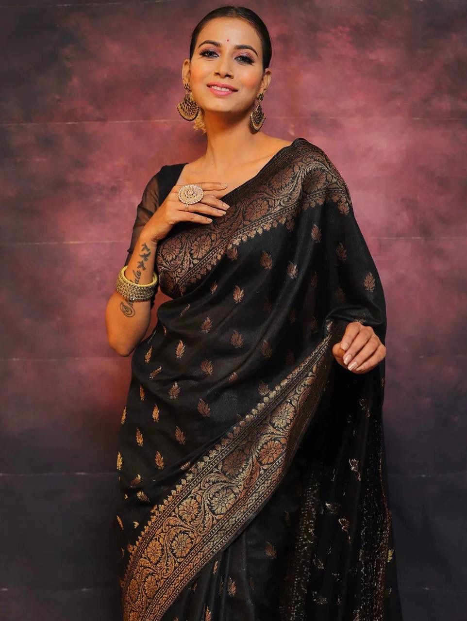 Imbrication Black Soft Silk Saree With Enigmatic Blouse Piece
