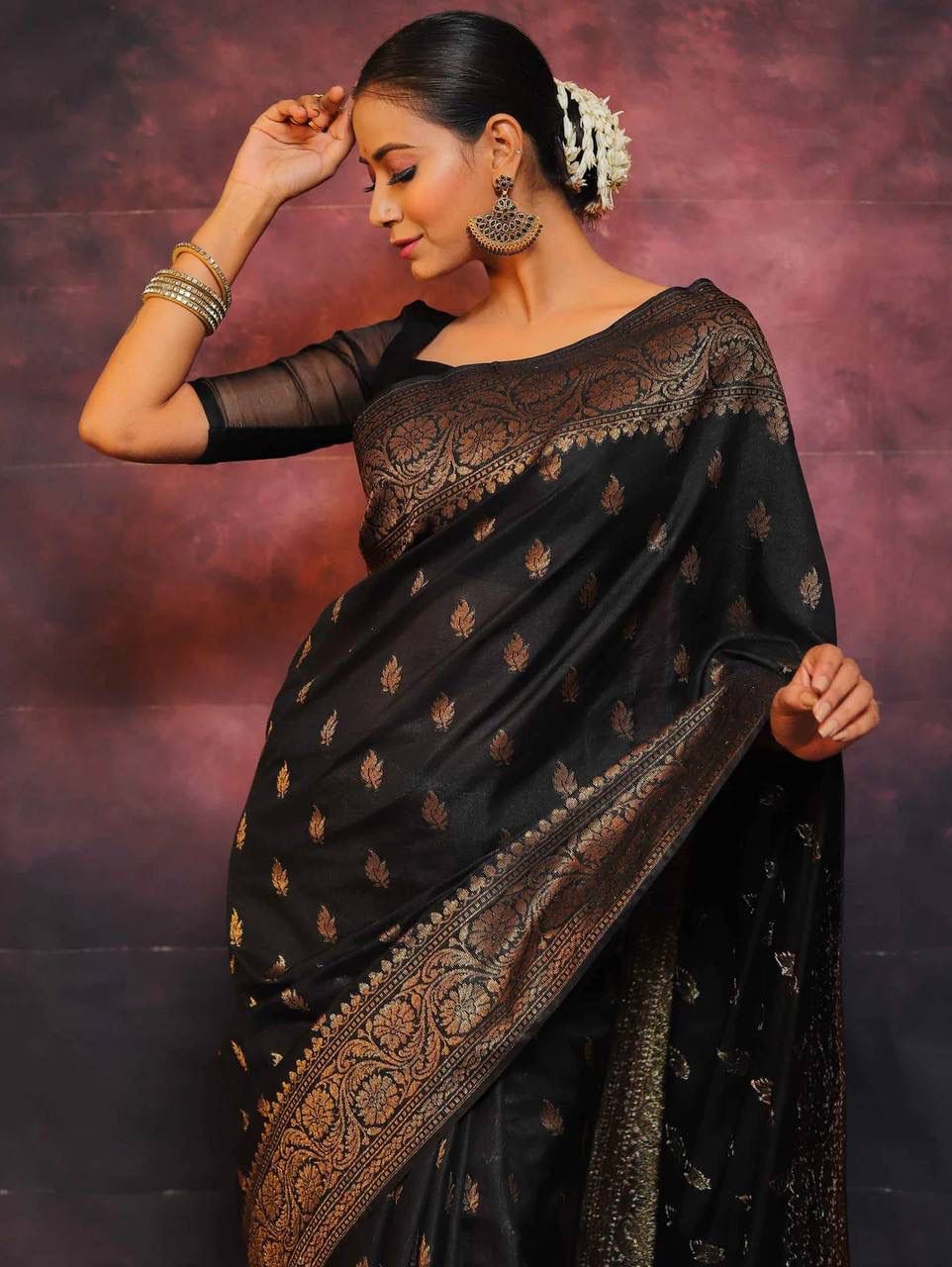 Imbrication Black Soft Silk Saree With Enigmatic Blouse Piece