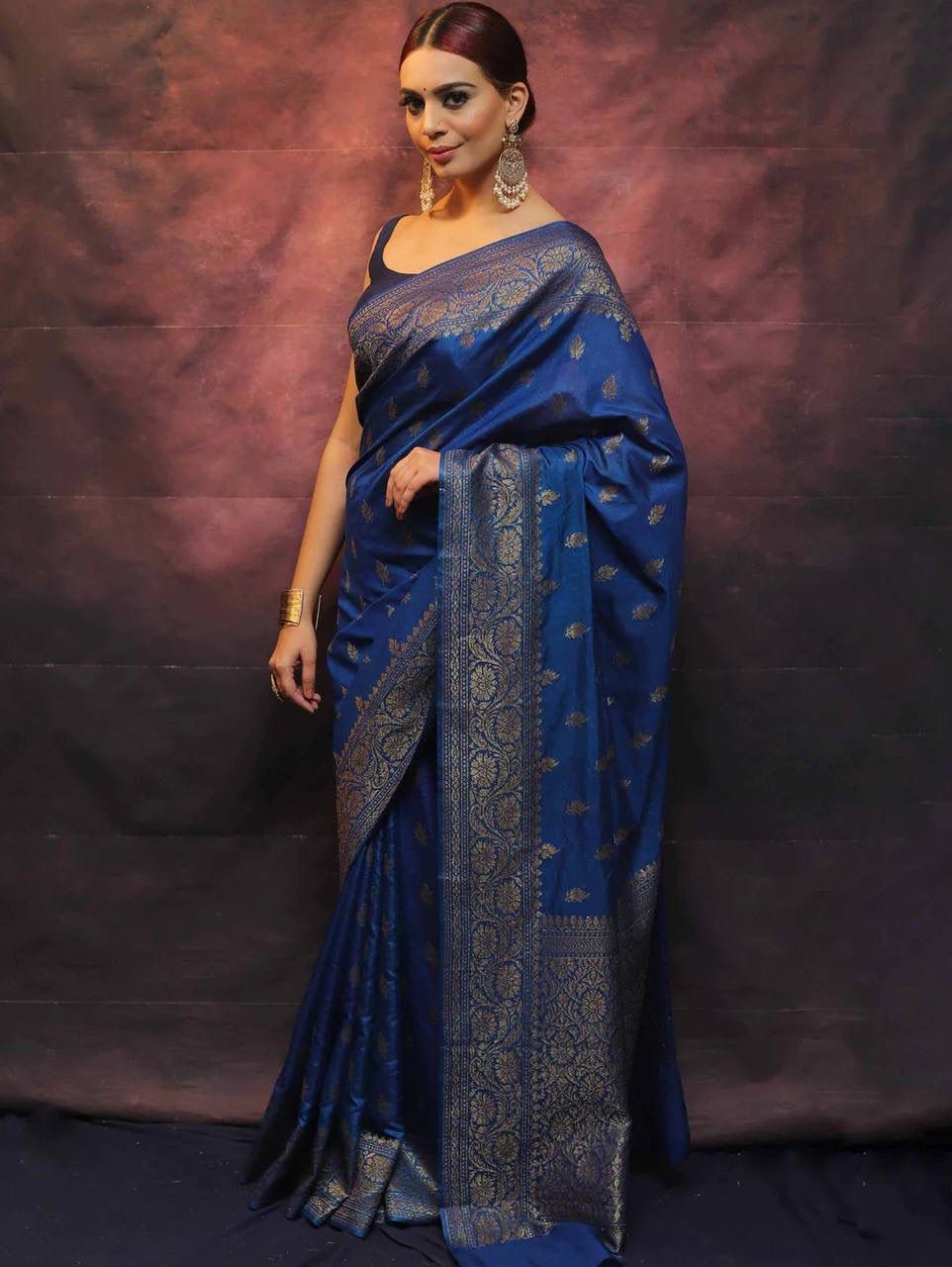 Gossamer Blue Soft Silk Saree With Radiant Blouse Piece