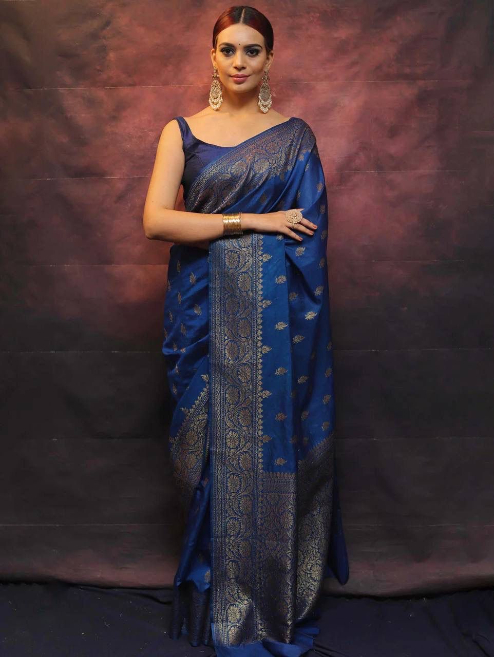 Gossamer Blue Soft Silk Saree With Radiant Blouse Piece