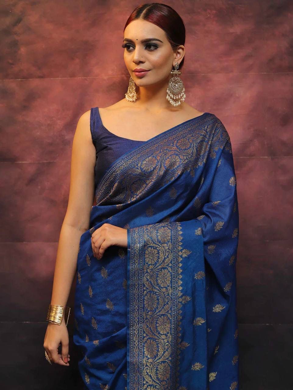 Gossamer Blue Soft Silk Saree With Radiant Blouse Piece
