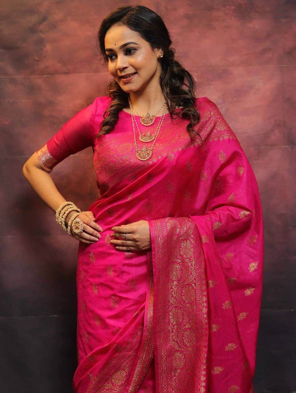 Forbearance Dark Pink Soft Silk Saree With Lustrous Blouse Piece