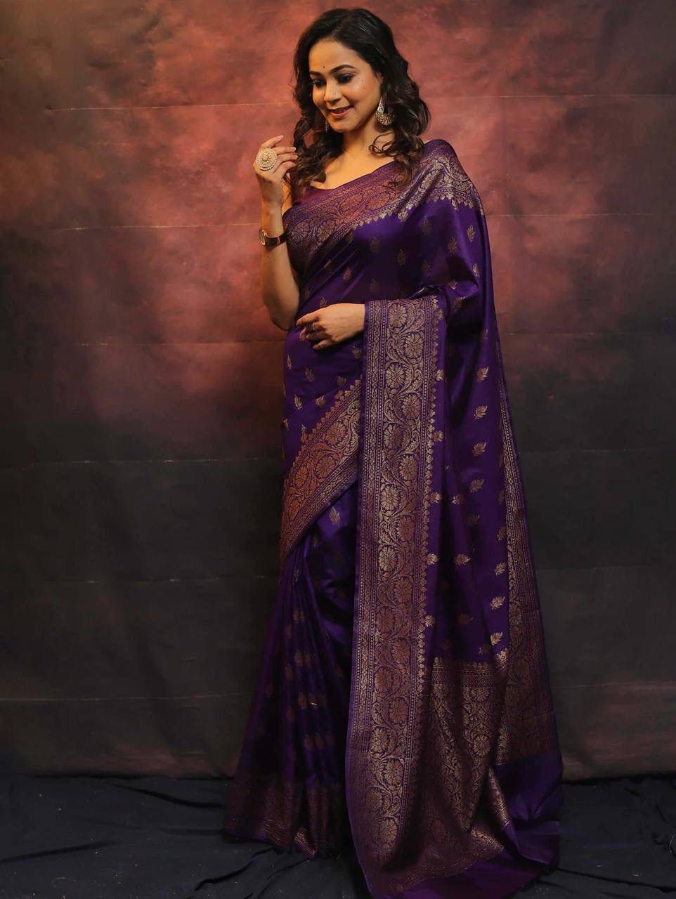 Evocative Purple Soft Silk Saree With Ineffable Blouse Piece