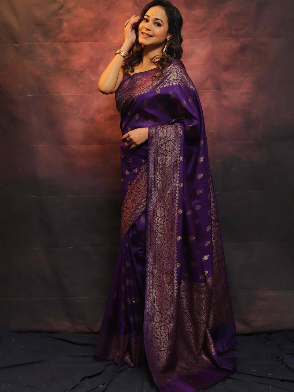 Evocative Purple Soft Silk Saree With Ineffable Blouse Piece