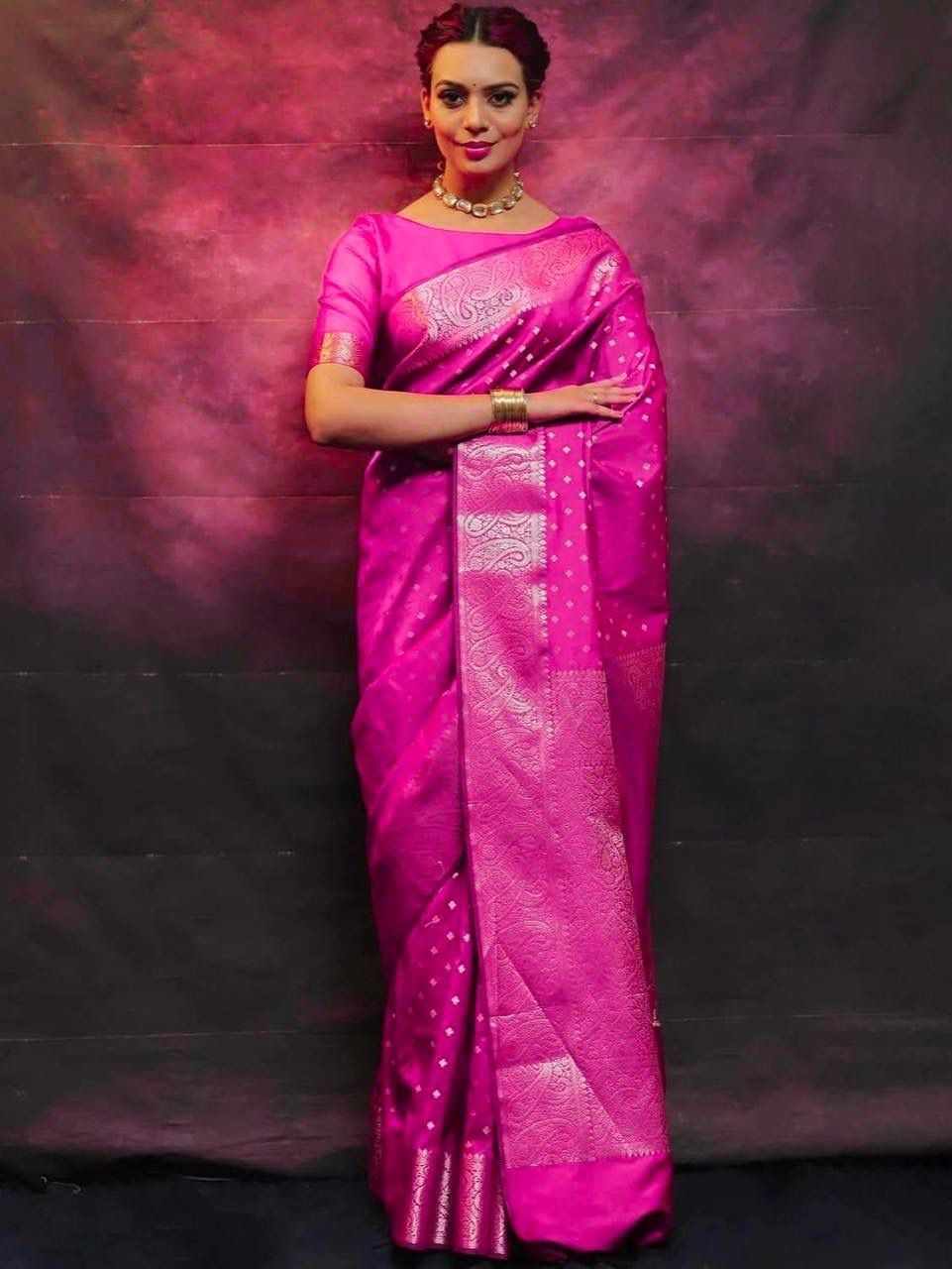 Beleaguer Dark Pink Soft Silk Saree With Fragrant Blouse Piece