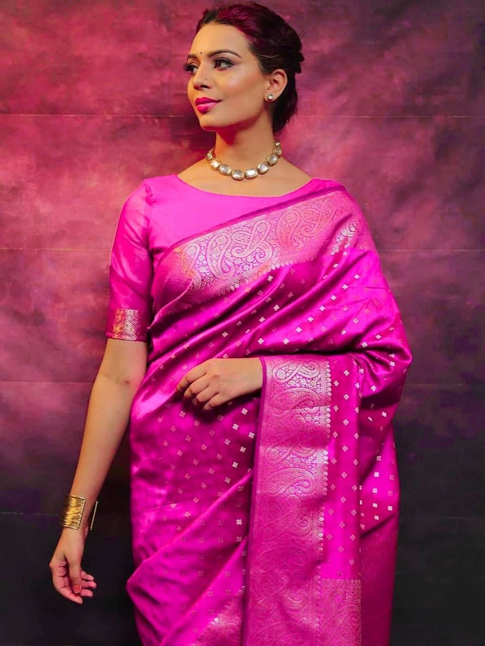 Beleaguer Dark Pink Soft Silk Saree With Fragrant Blouse Piece