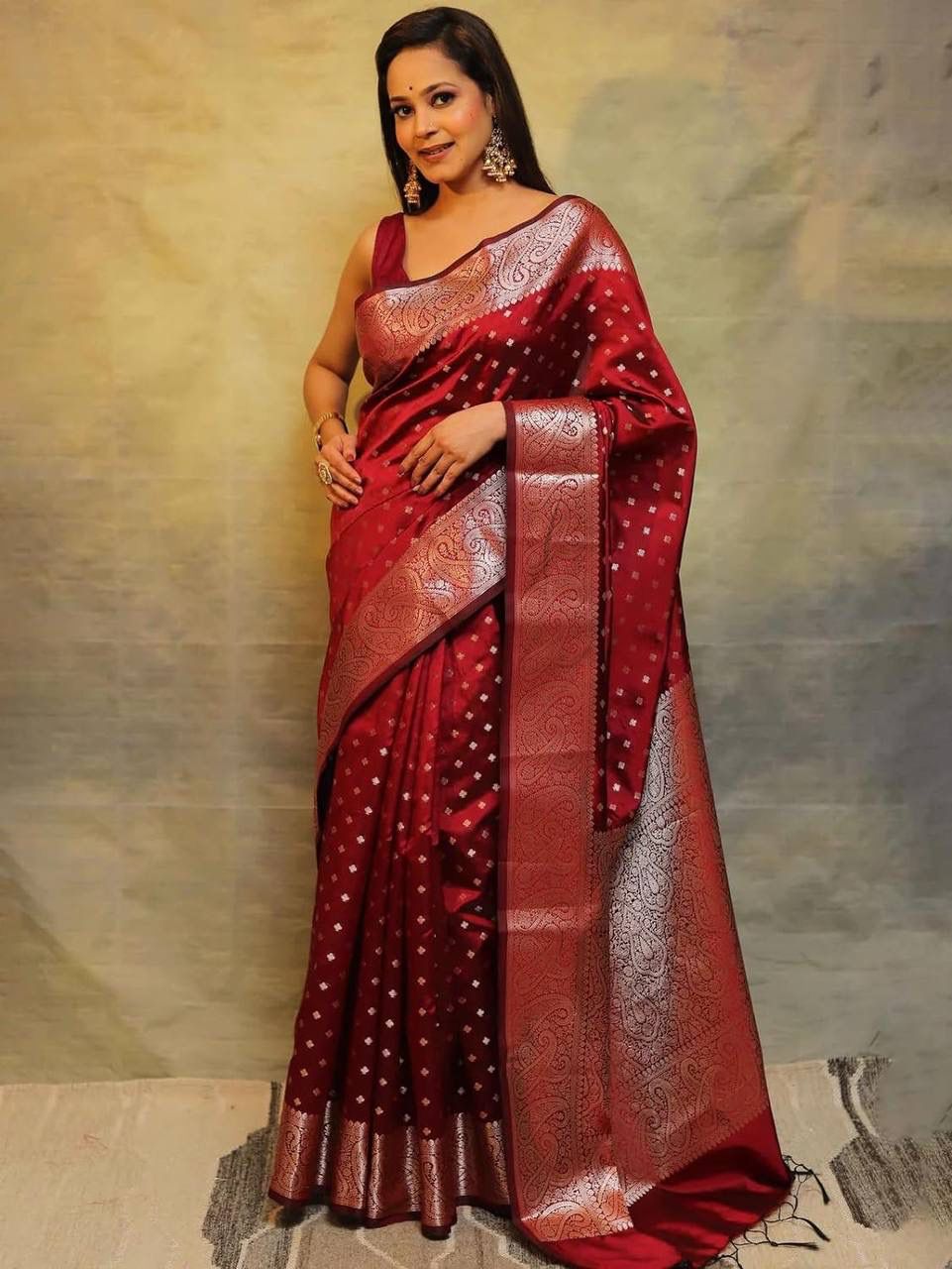 Ailurophile Maroon Soft Silk Saree With Dissemble Blouse Piece