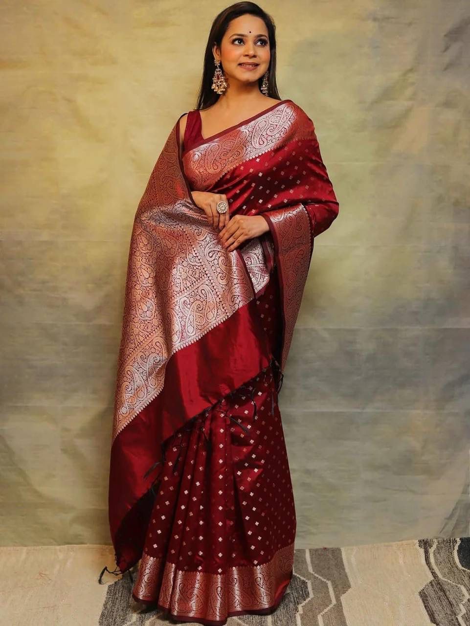 Ailurophile Maroon Soft Silk Saree With Dissemble Blouse Piece