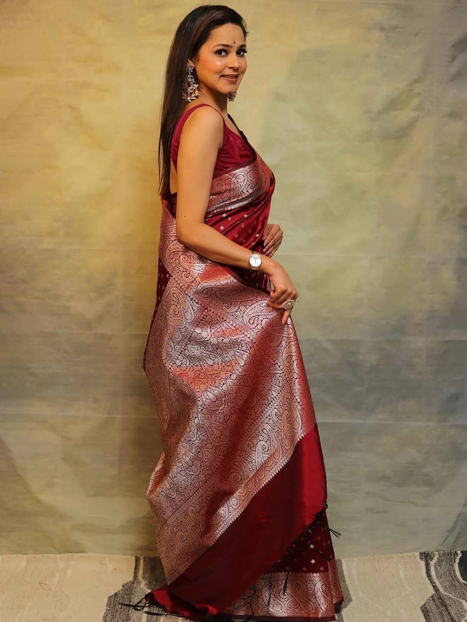 Ailurophile Maroon Soft Silk Saree With Dissemble Blouse Piece