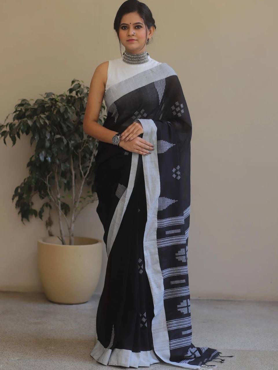 Ebony Black Maheshawari Cotton Silk Saree