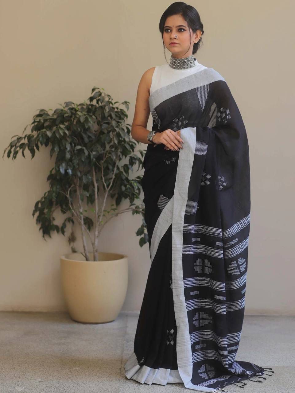 Ebony Black Maheshawari Cotton Silk Saree