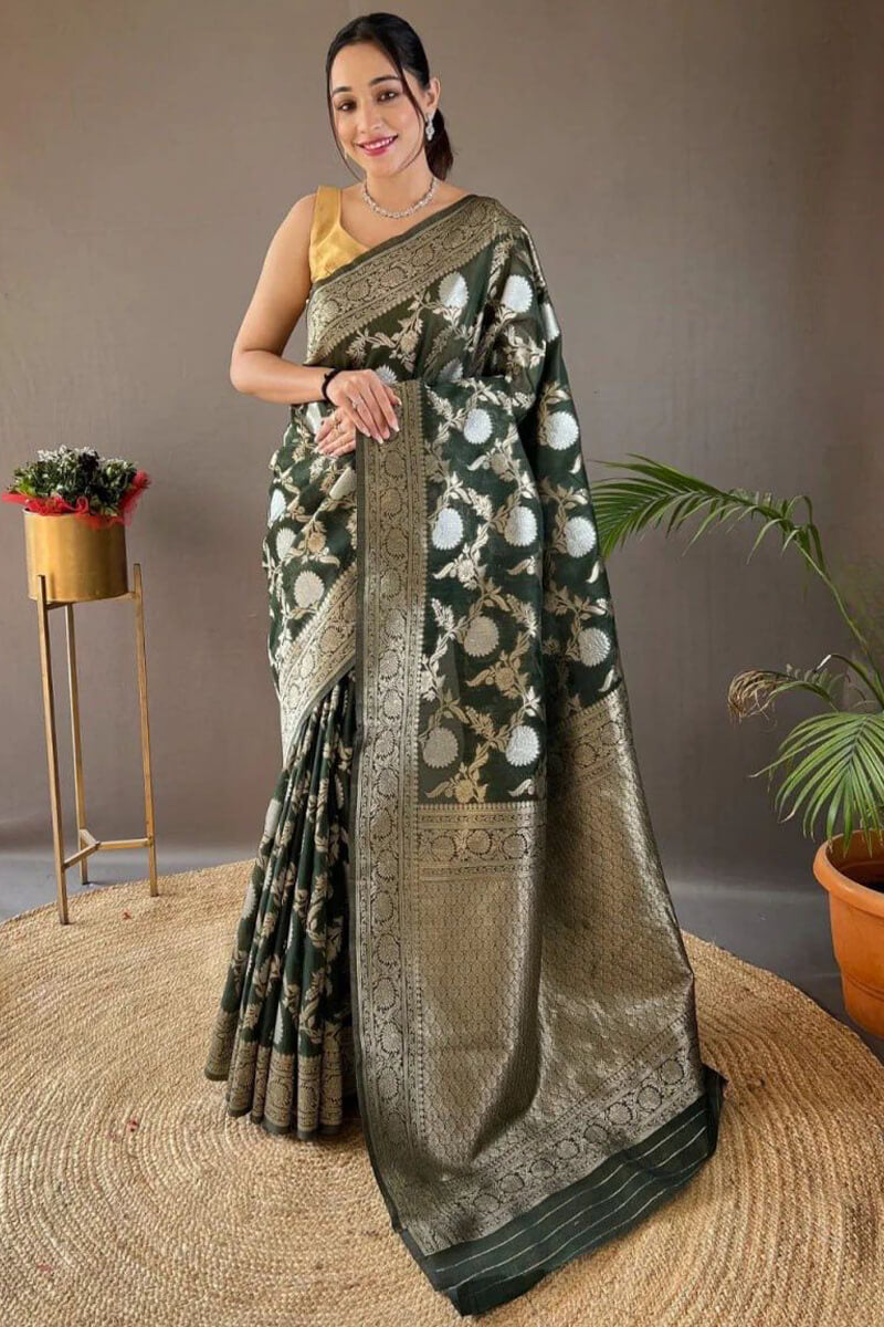 Pleasant Dark Green Cotton Silk Saree With Flameboyant Blouse Piece