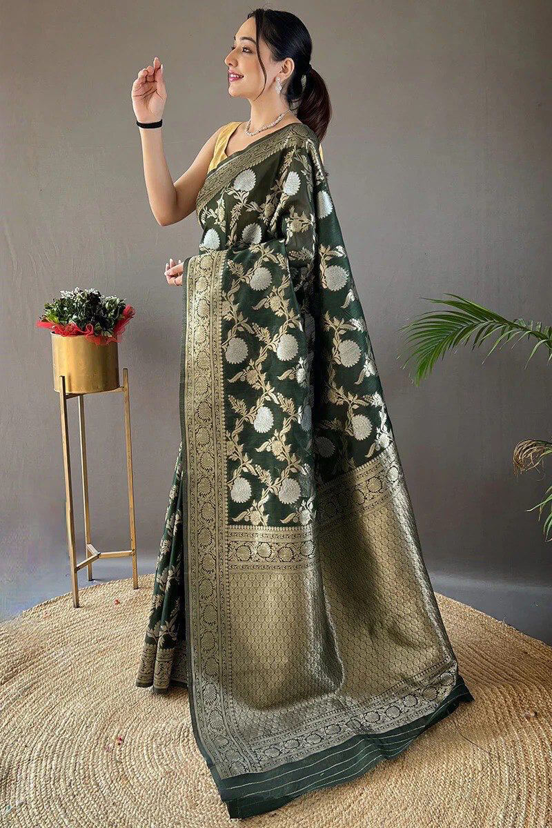 Pleasant Dark Green Cotton Silk Saree With Flameboyant Blouse Piece