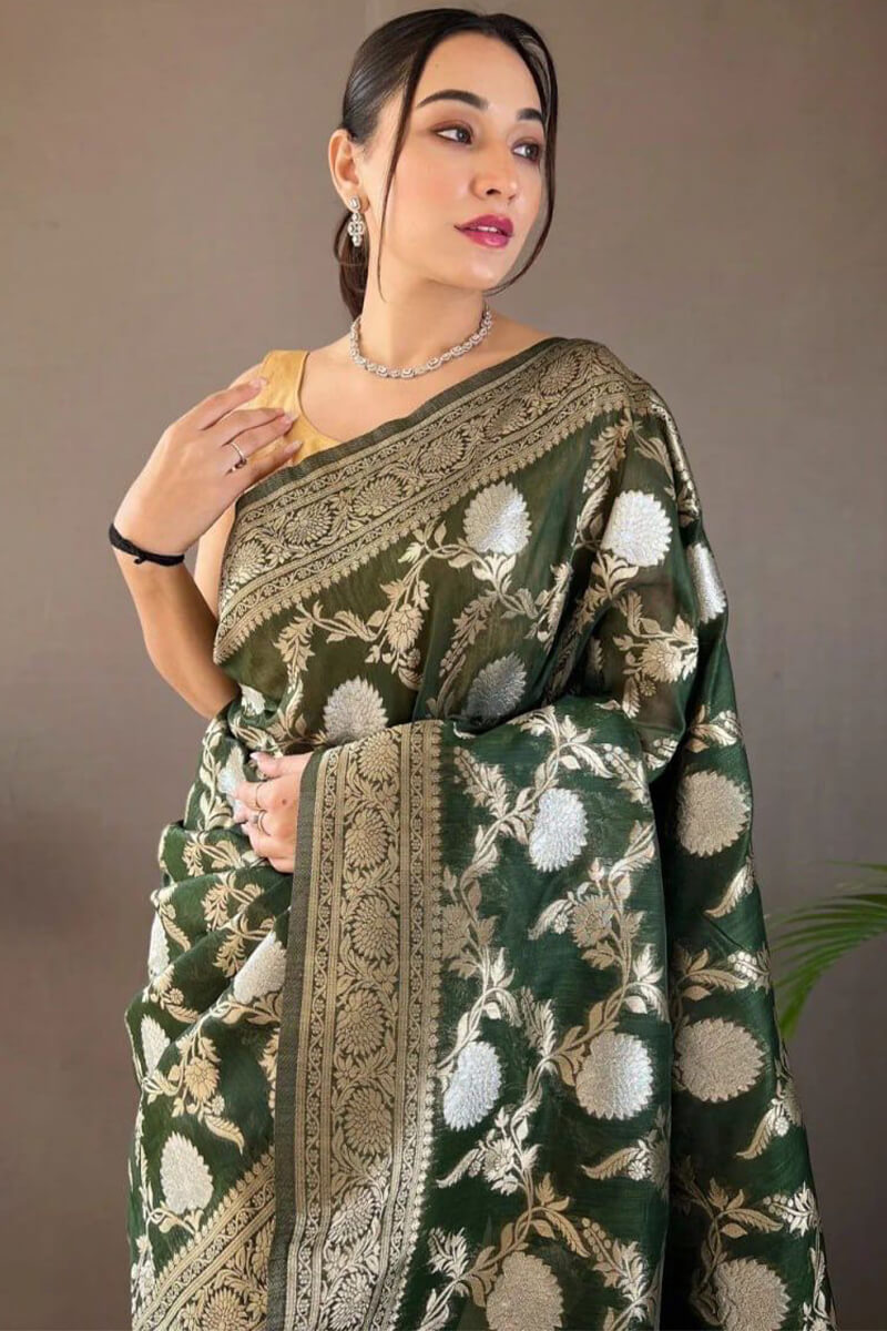 Pleasant Dark Green Cotton Silk Saree With Flameboyant Blouse Piece