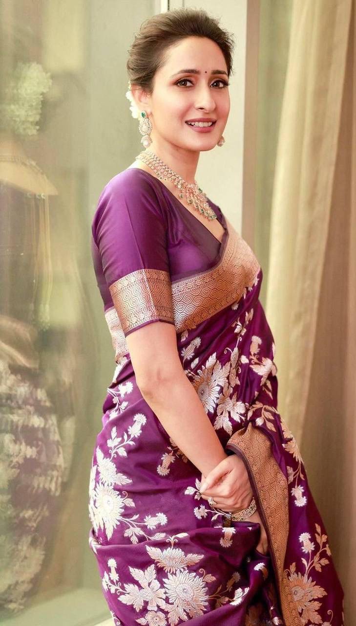 Artistic Purple Soft Silk Saree With Engaging Blouse Piece