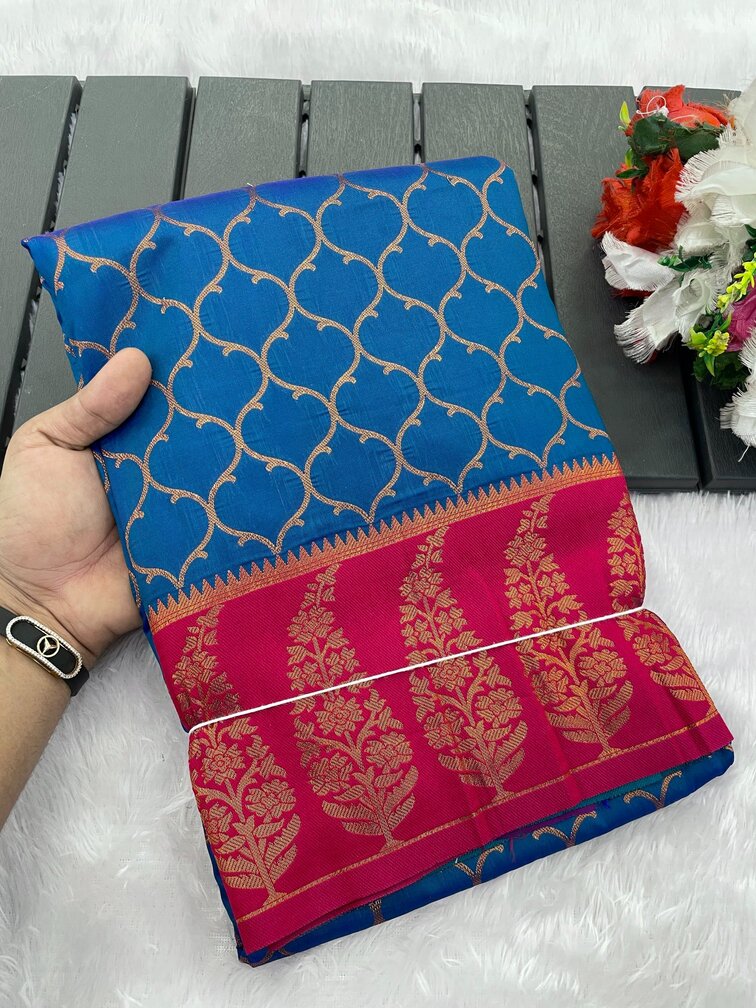 Delectable Navy Blue Soft Banarasi Silk Saree With Staggering Blouse Piece