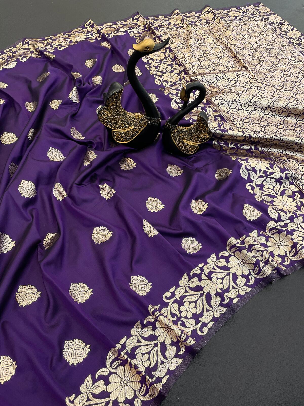 Effulgent Purple Soft Banarasi Silk Saree With Exceptional Blouse Piece