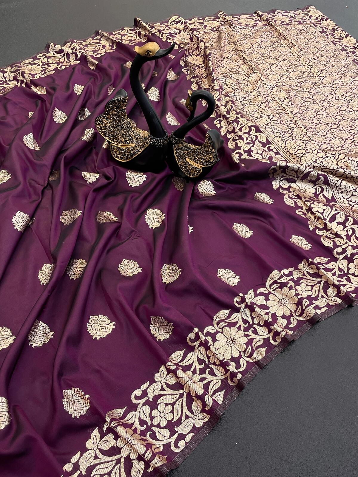 Arresting Wine Soft Banarasi Silk Saree With Gratifying Blouse Piece