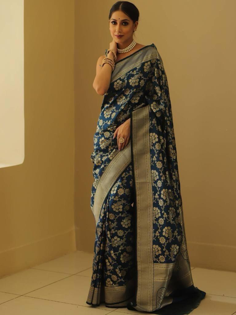 Effulgent Blue Soft Silk Saree With Capricious Blouse Piece