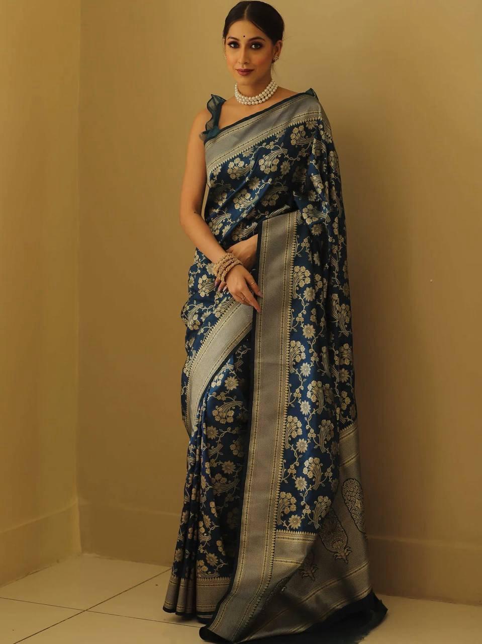 Effulgent Blue Soft Silk Saree With Capricious Blouse Piece