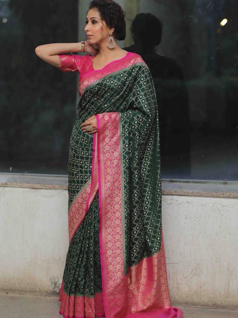 Cynosure Dark Green Soft Silk Saree With Dulcet Blouse Piece