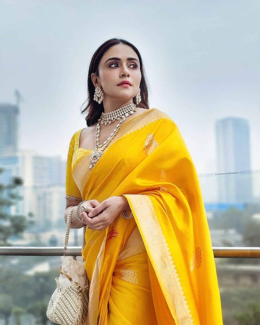 Aplomb Yellow Soft Silk Saree With Capricious Blouse Piece