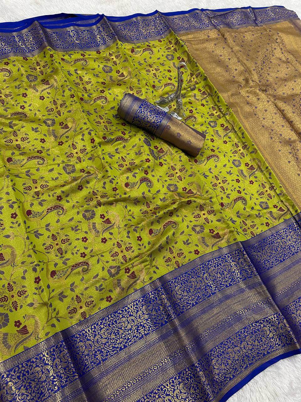 Angelic Green Kanjivaram Silk Saree With Dissemble Blouse Piece