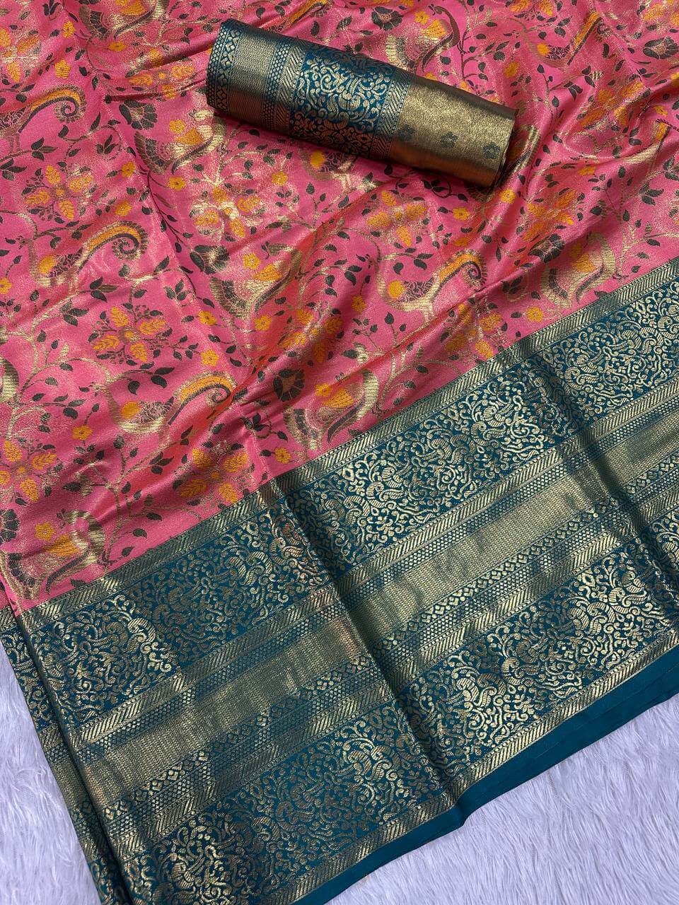 Nemesis Pink Kanjivaram Silk Saree With Flaunt Blouse Piece
