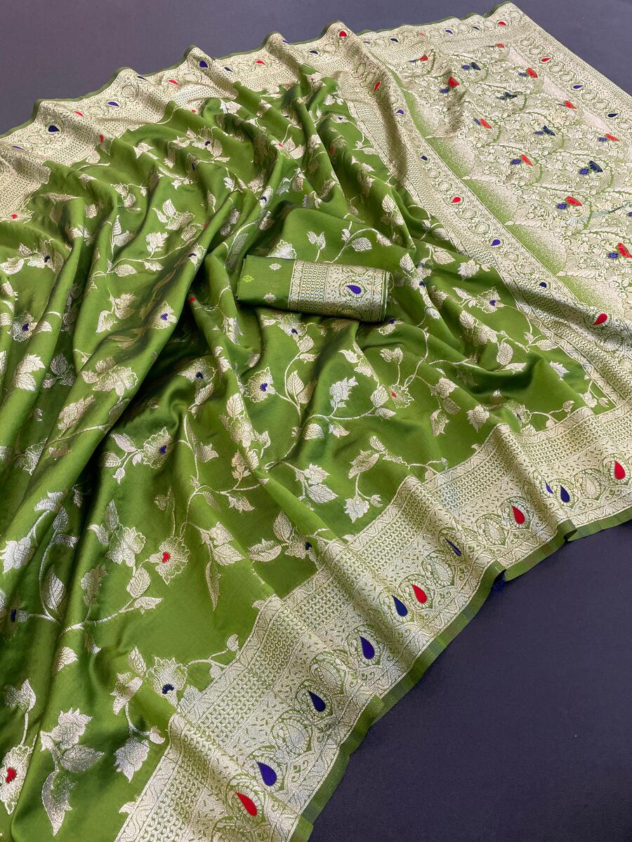 Gorgeous Green Soft Banarasi Silk Saree With Blooming Blouse Piece