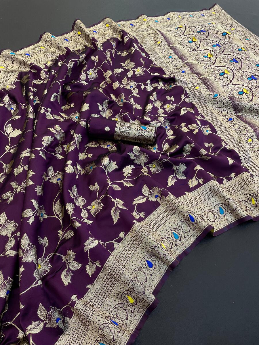 Surreptitious Purple Soft Banarasi Silk Saree With Outstanding Blouse Piece