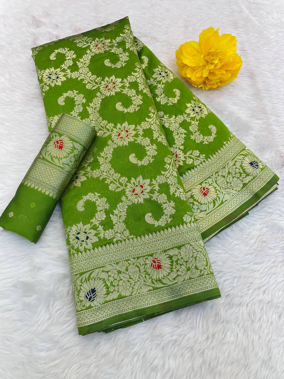 Impressive Green Soft Banarasi Silk Saree With Snappy Blouse Piece