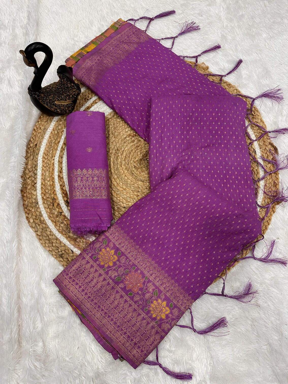 Lovely Lavender Soft Banarasi Silk Saree With Staring Blouse Piece