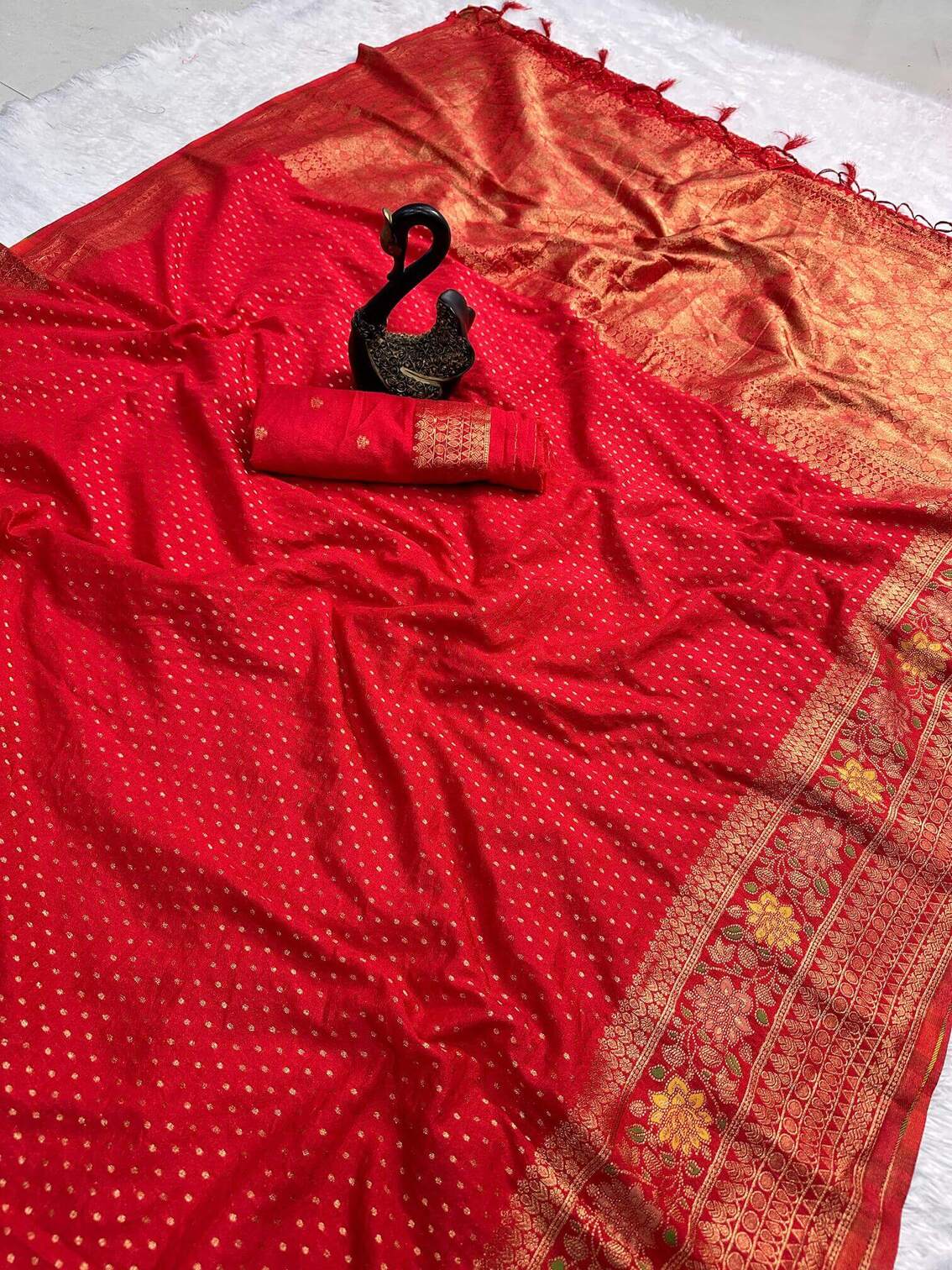 Bucolic Red Soft Banarasi Silk Saree With Capricious Blouse Piece