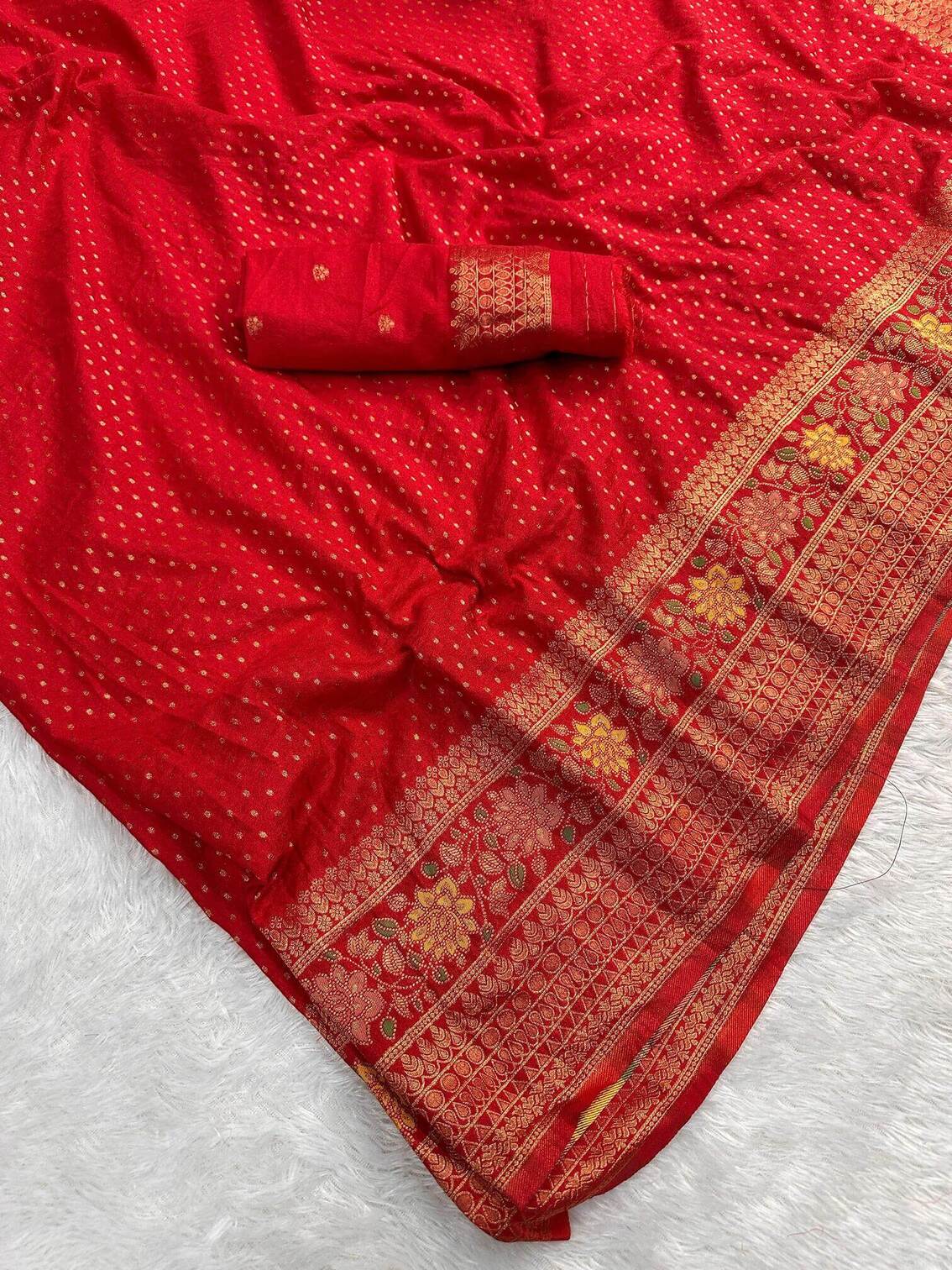 Bucolic Red Soft Banarasi Silk Saree With Capricious Blouse Piece