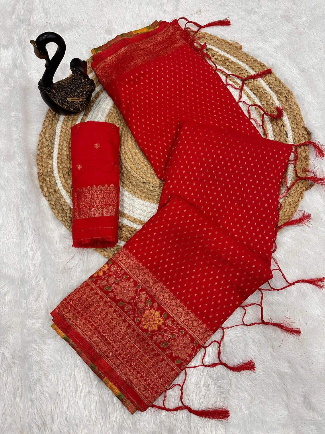 Bucolic Red Soft Banarasi Silk Saree With Capricious Blouse Piece