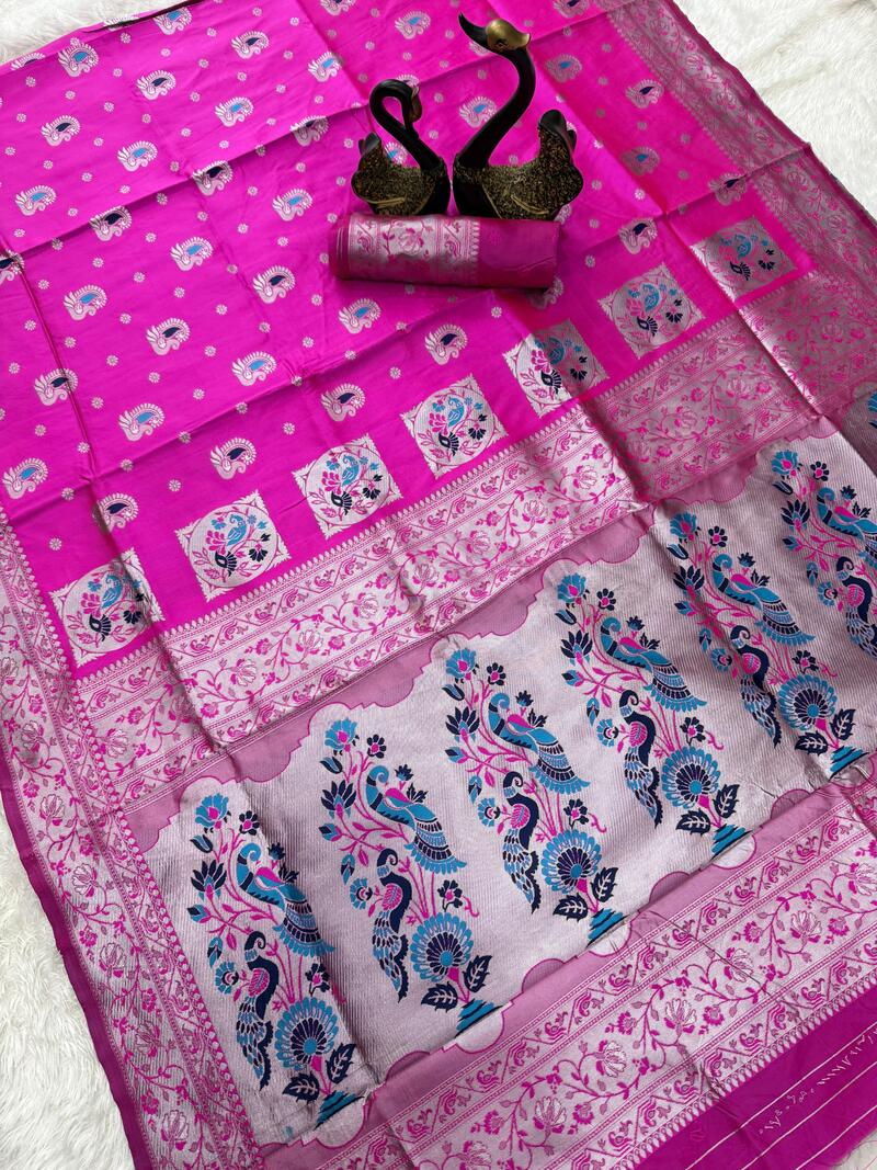 Effulgent Dark Pink Paithani Silk Saree With Rhapsodic Blouse Piece