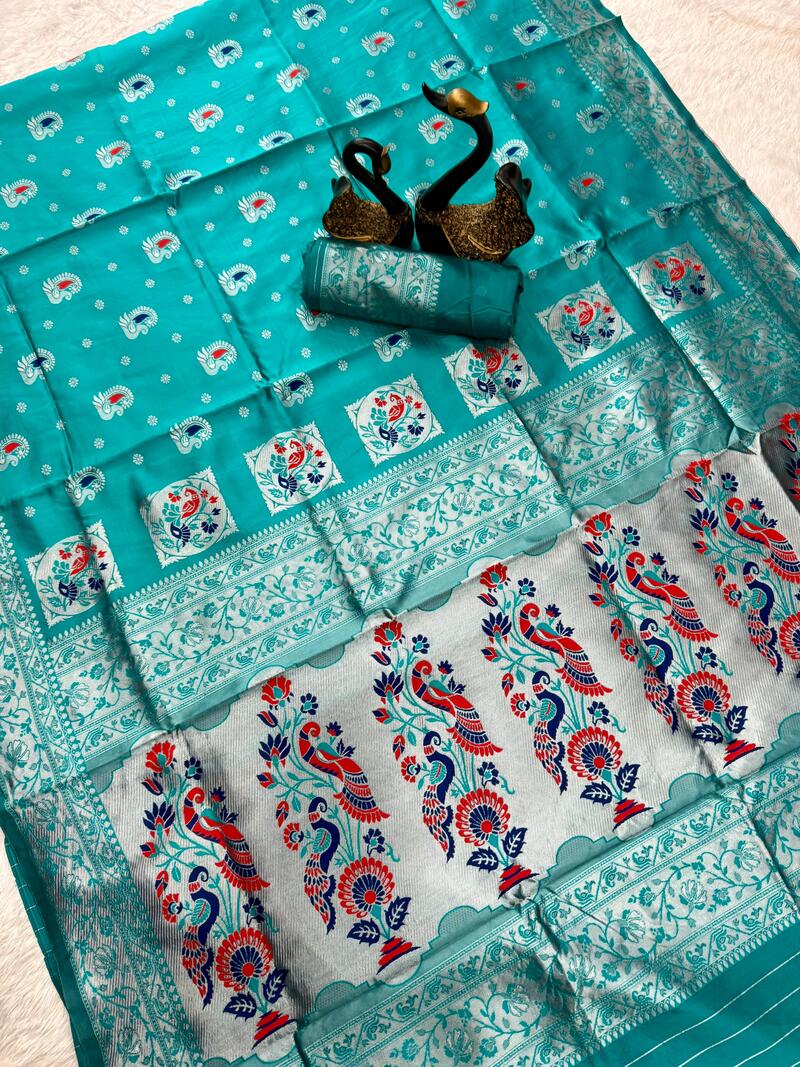 Evanescent Turqiouise Paithani Silk Saree With Enigmatic Blouse Piece