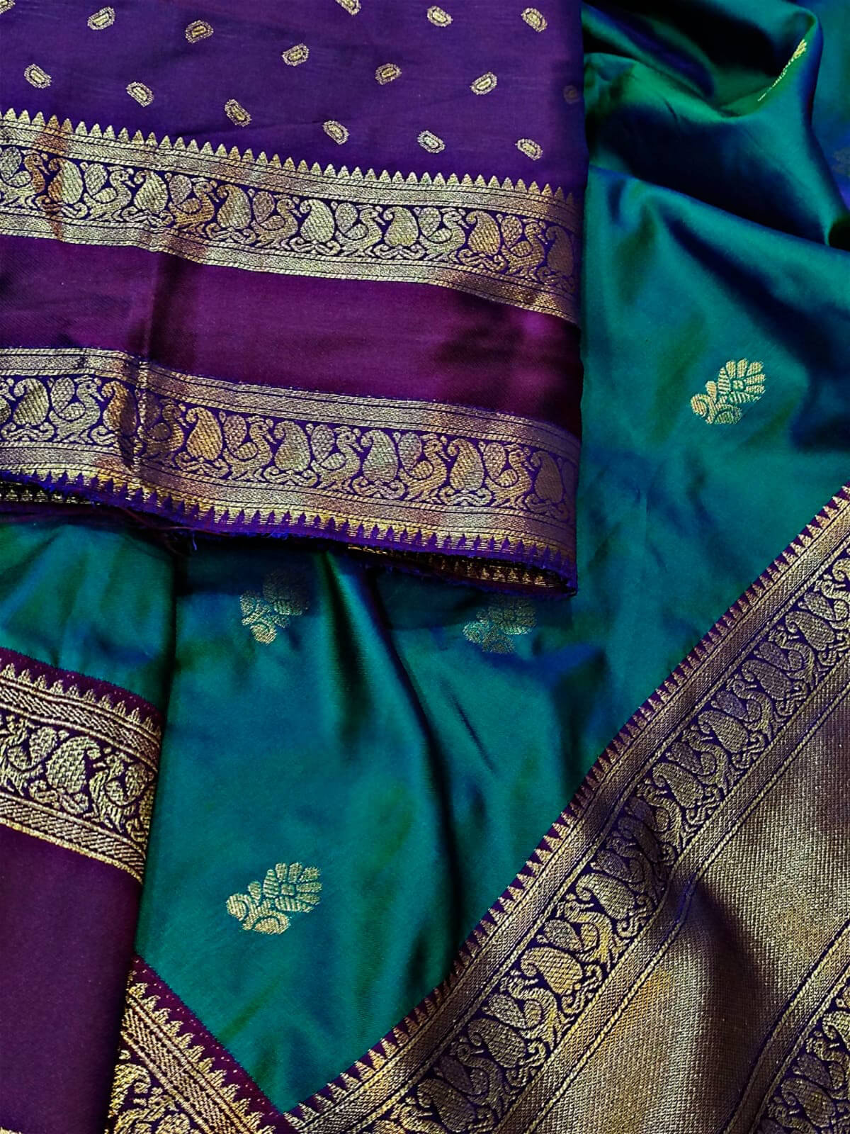 Symmetrical Rama Soft Banarasi Silk Saree With Captivating Blouse Piece