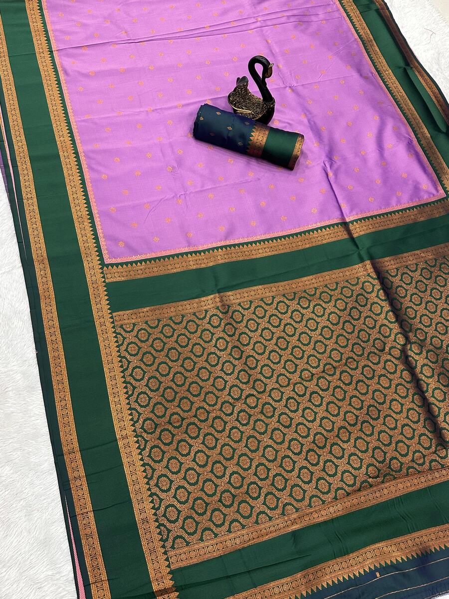 Groovy Lavender Soft Banarasi Silk Saree With Flattering Blouse Piece