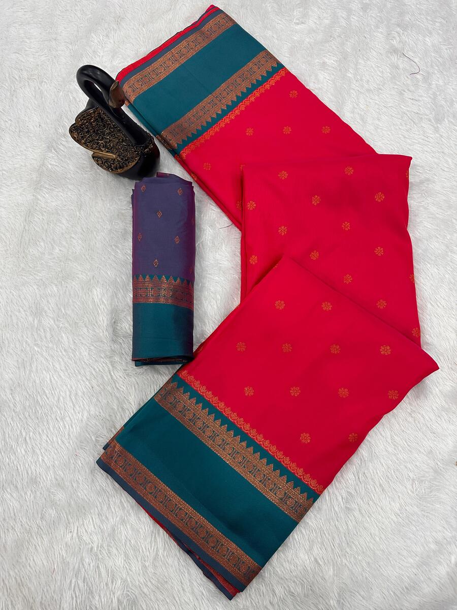 Delectable Magenta Soft Banarasi Silk Saree With Chatoyant Blouse Piece