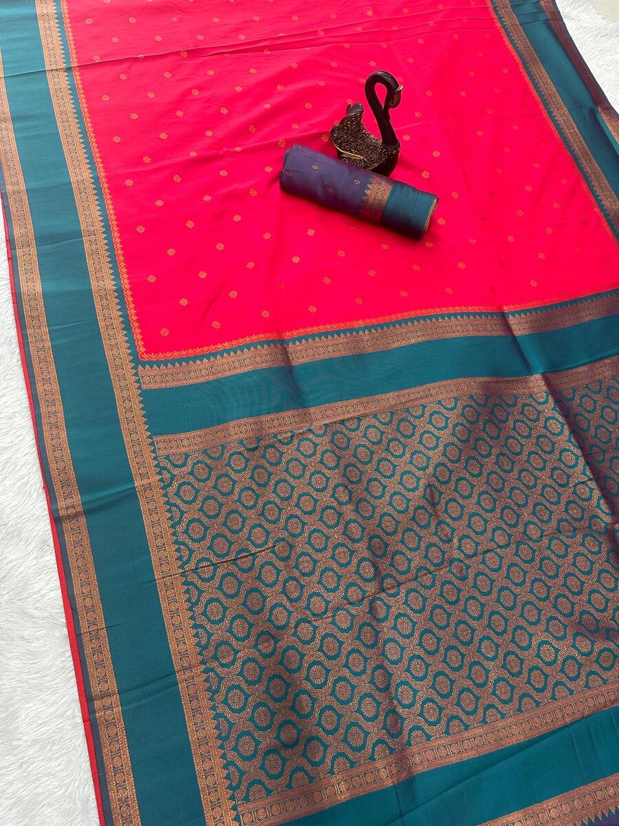 Delectable Magenta Soft Banarasi Silk Saree With Chatoyant Blouse Piece