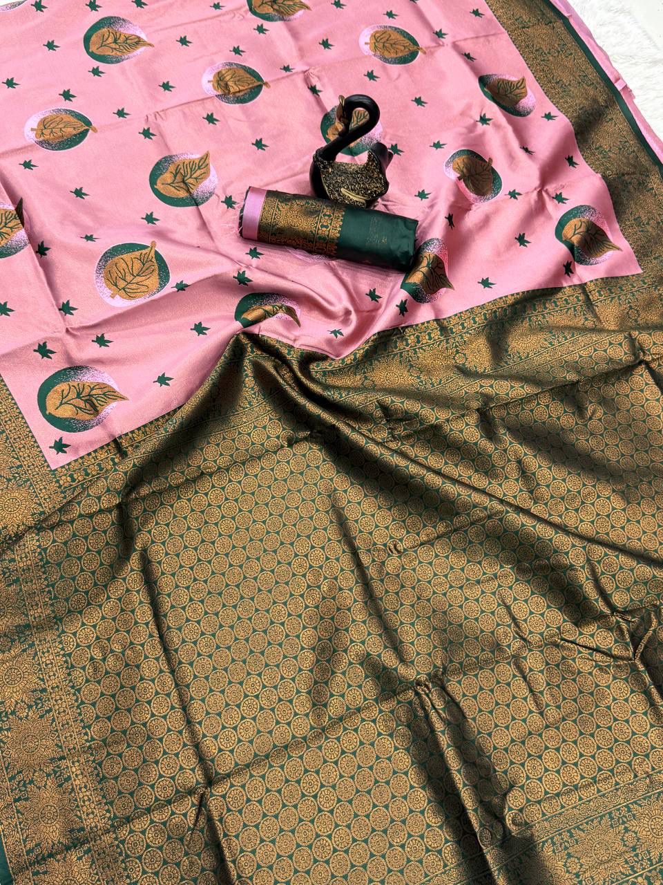 Phenomenal Baby Pink Soft Silk Saree With Tantalizing Blouse Piece