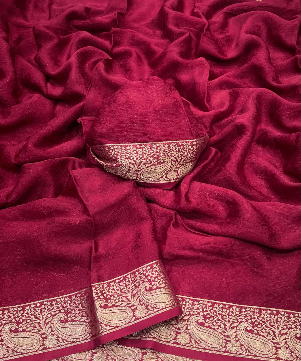 Pleasurable Dark Pink Soft Banarasi Silk Saree With Desultory Blouse Piece