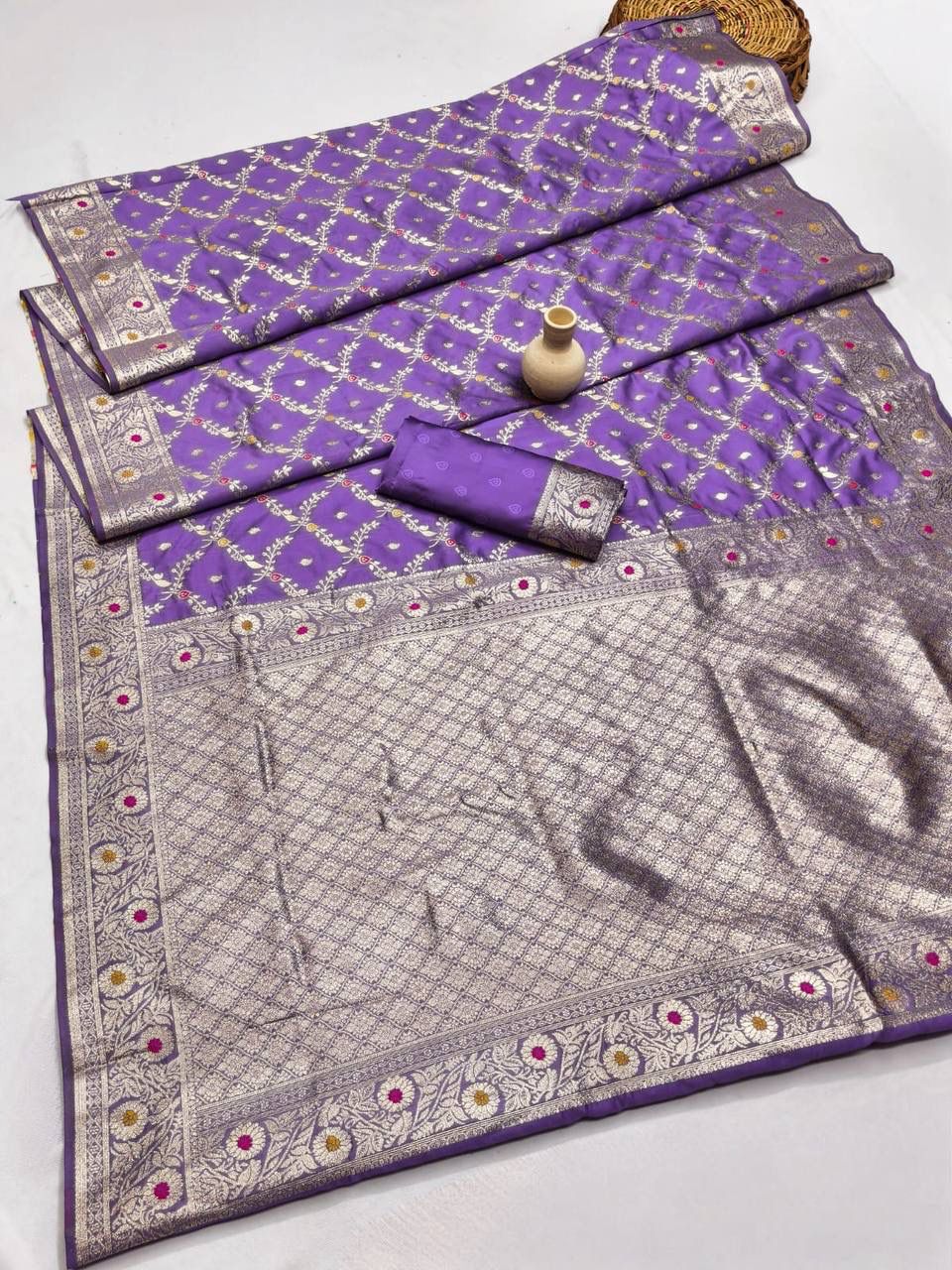 Designer Lavender Soft Banarasi Silk Saree With Wonderful Blouse Piece