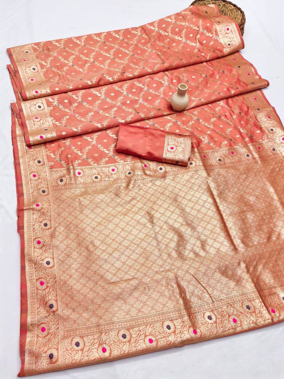 Pulsating Peach Soft Banarasi Silk Saree With Sophisticated Blouse Piece