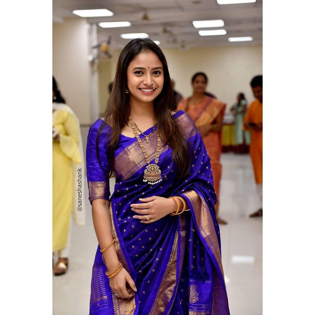 Blooming Blue Soft Silk Saree With Entrancing Blouse Piece